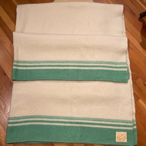 Vintage Witney cream and green wool blanket - Picture 6 of 14